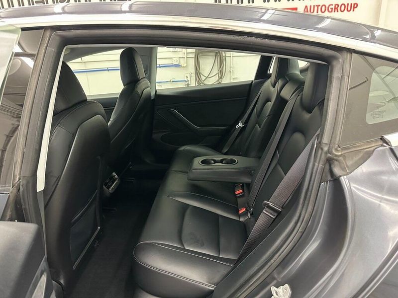 2018 Tesla Model 3 Long RangeImage 25