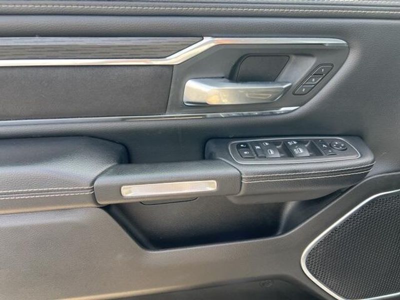 2024 RAM 1500 LaramieImage 14