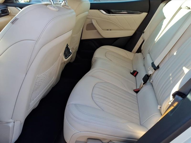 Used 2022 Maserati Levante ModenaImage 8