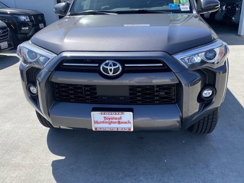 2021 Toyota 4Runner SR5 PremiumImage 9