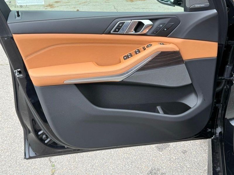 New 2026 BMW X5 M60iImage 18