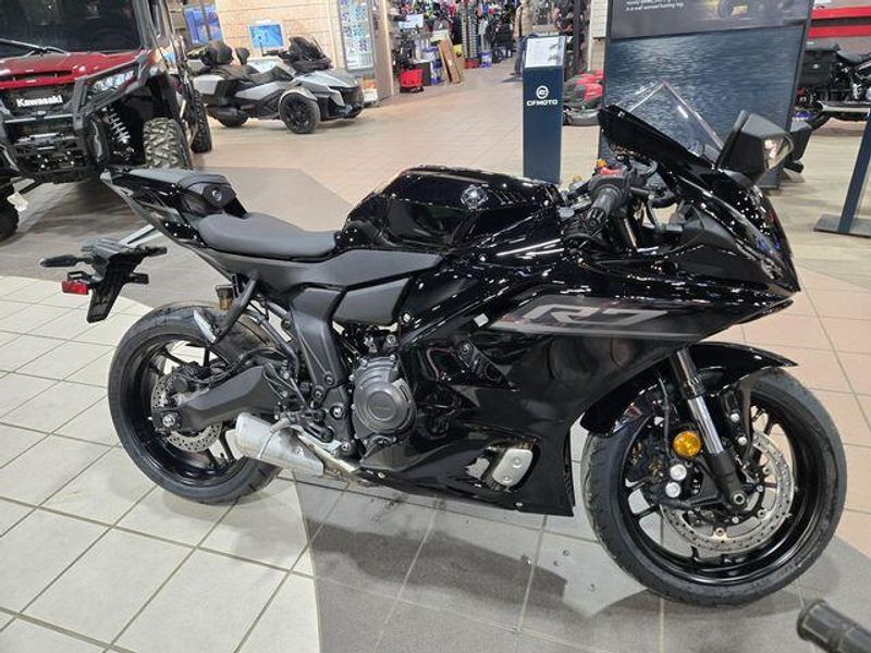 NEW 2026 YAMAHA YZFR7 Image 3