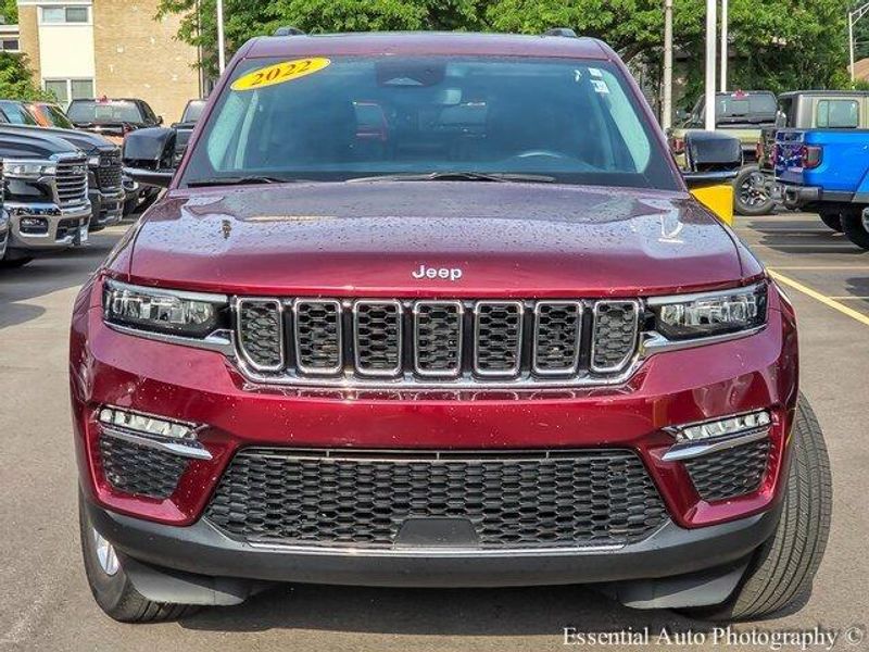 2022 Jeep Grand Cherokee Limited photo 2