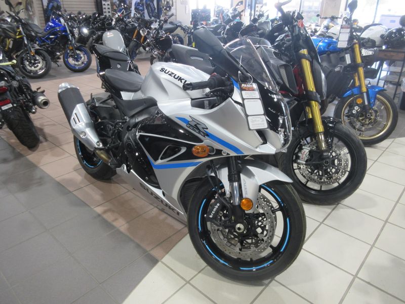 USED 2025 SUZUKI GSX-R1000 Image 1