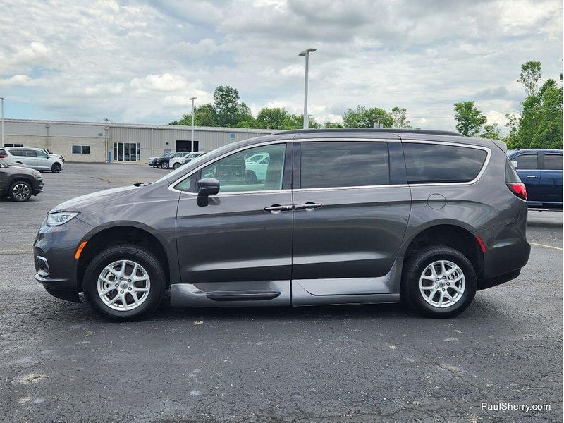 Used 2022 Chrysler Pacifica Touring L