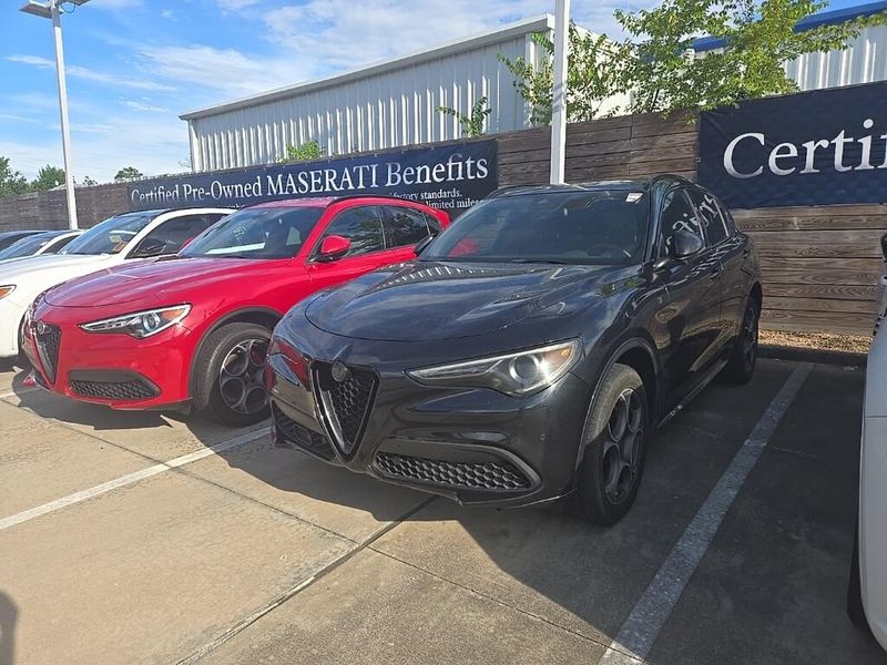 2022 Alfa Romeo Stelvio TiImage 1