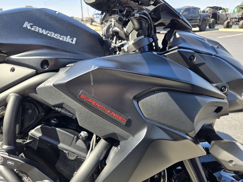 2021 Kawasaki Z H2 Base Image 14