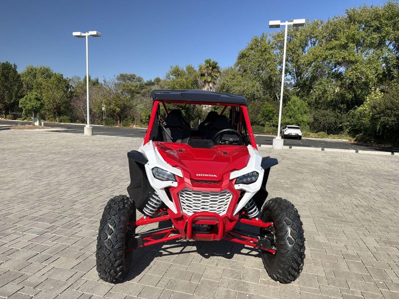 New 2026 Honda TALON1000R4 FOX LIVEVALVE Image 12