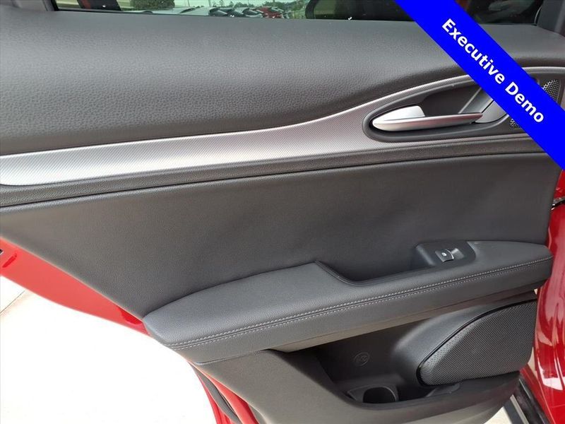 New 2025 Alfa Romeo Stelvio AwdImage 11