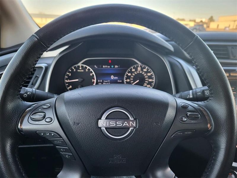 2023 Nissan Murano SVImage 11