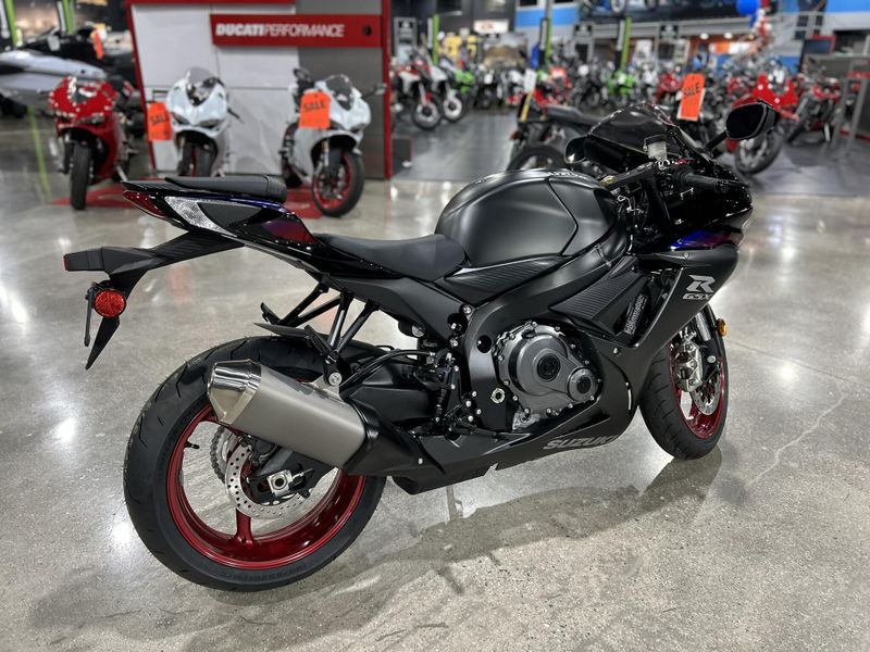 New 2026 Suzuki GSX-R750 Image 2
