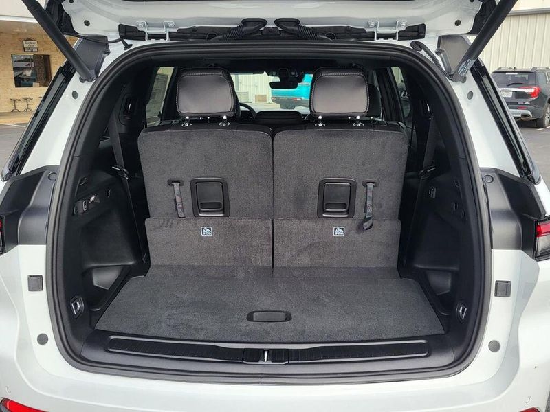 2025 Jeep Grand Cherokee L Altitude X 4x4Image 9