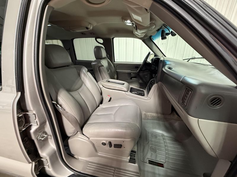 Used 2004 Chevrolet Suburban 1500 Z71Image 10