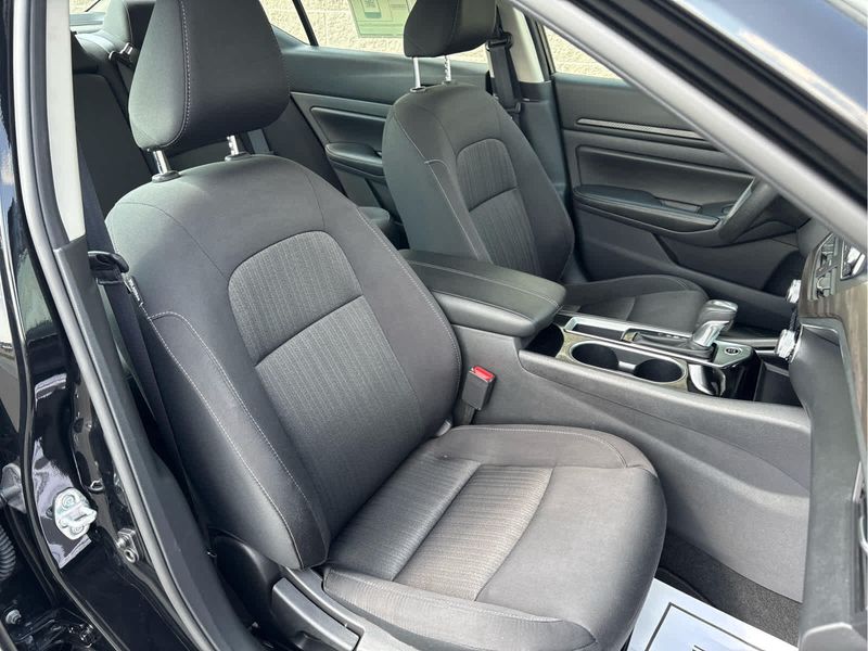 2024 Nissan Altima 2.5 SV photo 17
