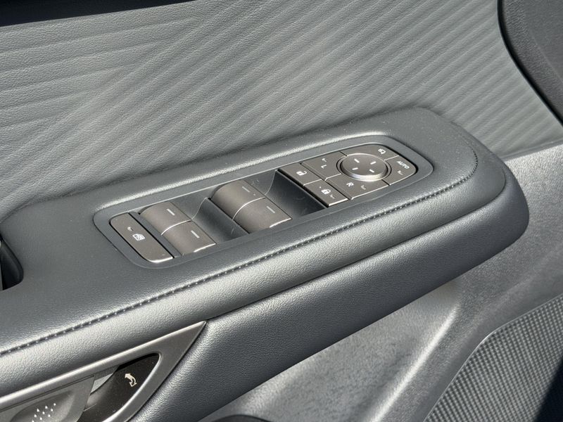 New 2026 Lexus ES 350e PremiumImage 19