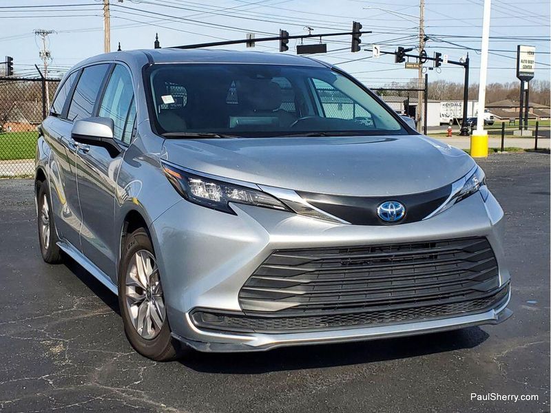 Used 2024 Toyota Sienna LE