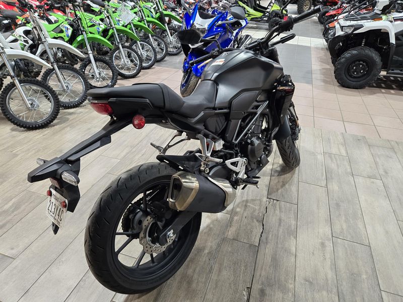 USED 2023 HONDA CB300R ABS Image 6