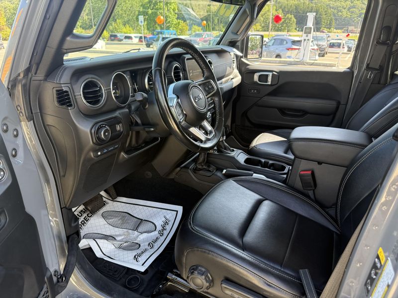 2023 Jeep Wrangler Sahara 4xe photo 7