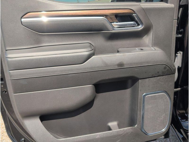 Used 2025 Chevrolet Silverado 1500 LTImage 31
