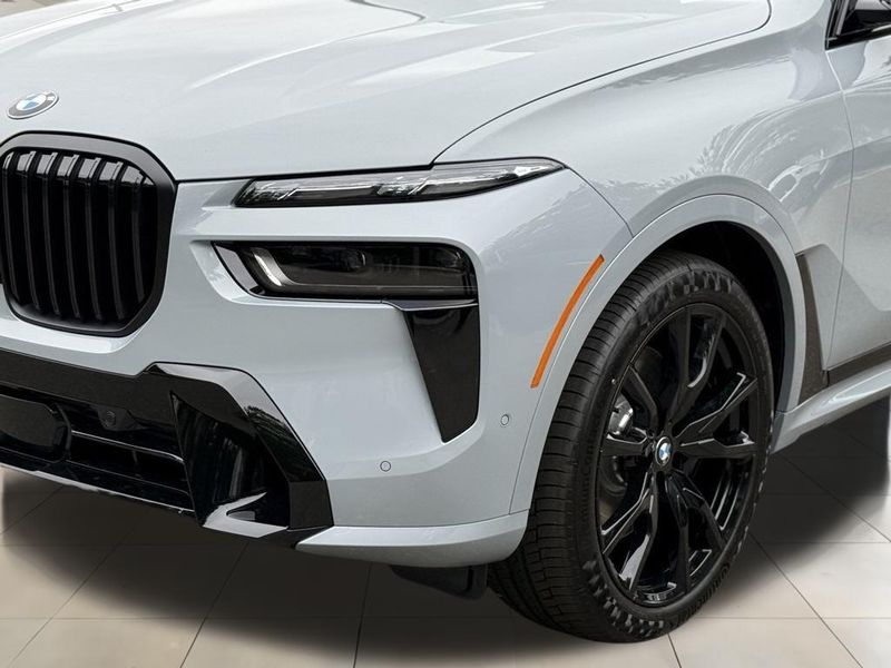 2026 BMW X7 xDrive40iImage 11