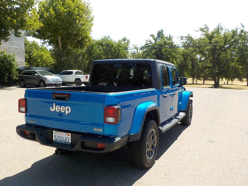 2023 Jeep Gladiator Overland photo 6
