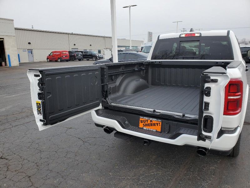 New 2026 RAM 1500 Limited Crew Cab 4x4 5'7' Box