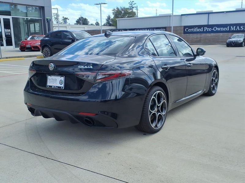 New 2025 Alfa Romeo Giulia VeloceImage 7