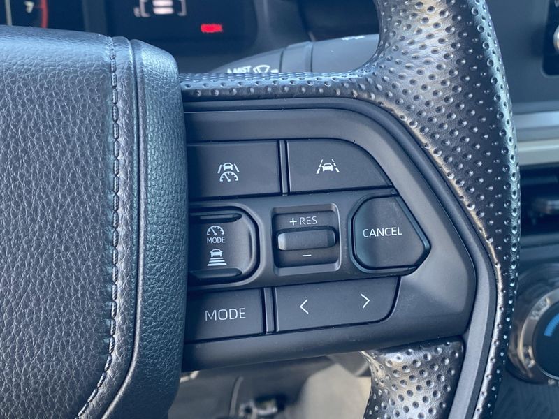 2025 Toyota Tacoma SR5Image 27