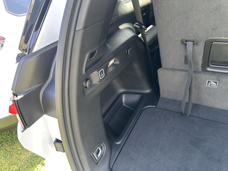 New 2025 Jeep Grand Cherokee L Limited 4x4Image 14