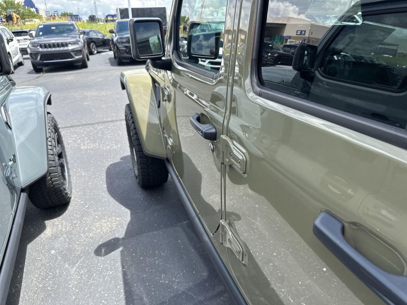 New 2025 Jeep Gladiator Rubicon X 4x4Image 11