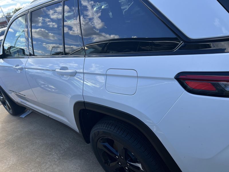 New 2025 Jeep Grand Cherokee Limited 4x4Image 10