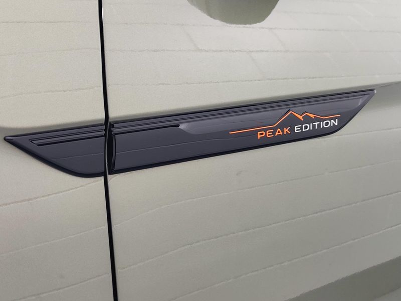 Used 2025 Volkswagen Atlas Peak Edition AWD w/SunroofImage 4