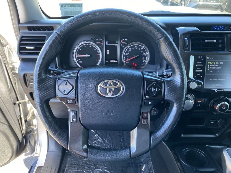 2023 Toyota 4Runner TRD Off-Road PremiumImage 25