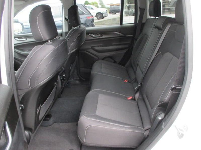 Used 2023 Jeep Grand Cherokee LaredoImage 23