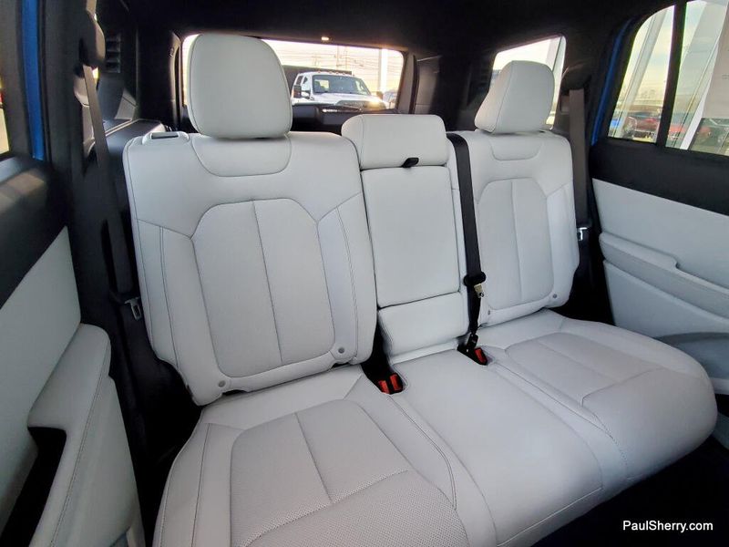 New 2026 Jeep Cherokee Limited 4x4