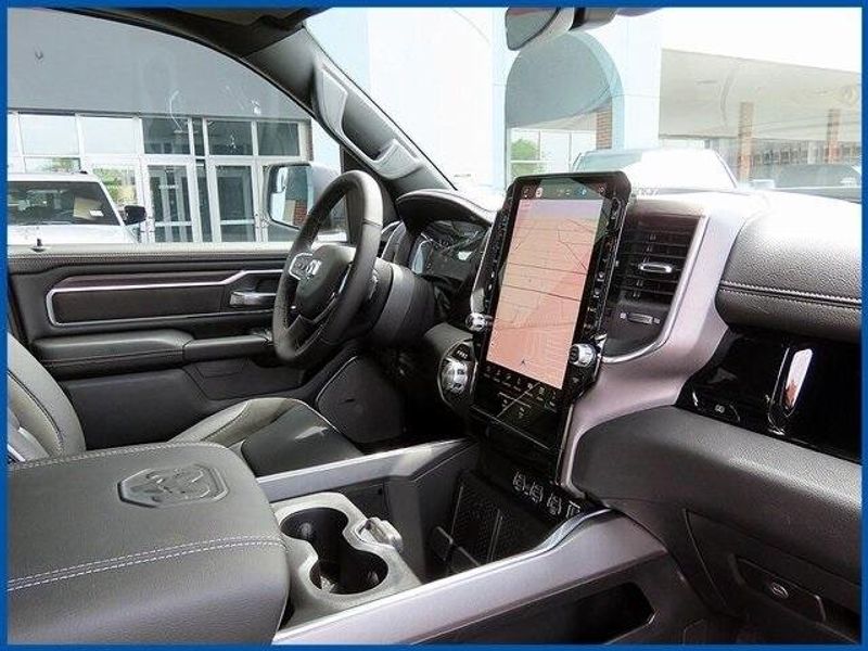 2025 RAM 1500 LaramieImage 9