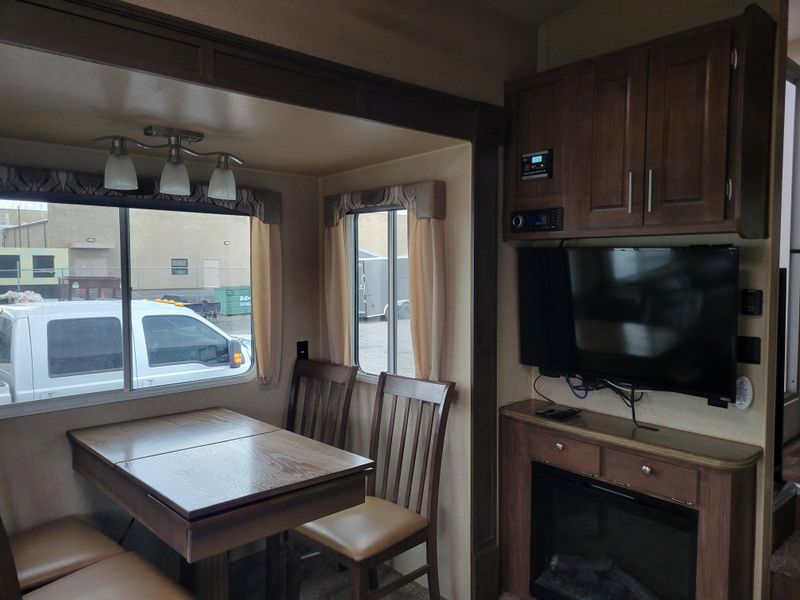 Used 2020 NORTHWOOD MFG ARCTIC FOX 29-5T Image 17