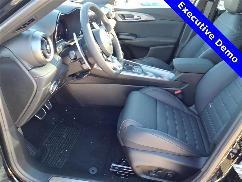 New 2025 Alfa Romeo Tonale AwdImage 13