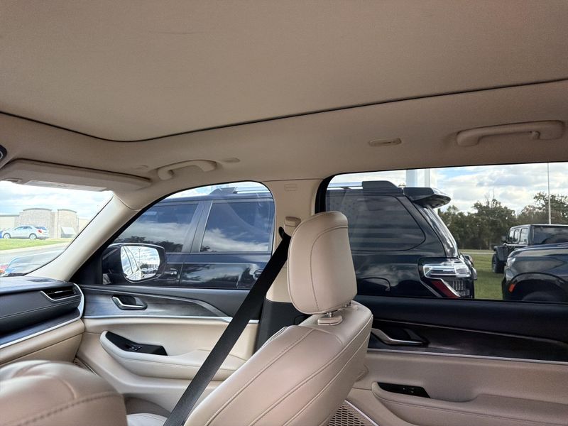 Used 2021 Jeep Grand Cherokee L LimitedImage 22