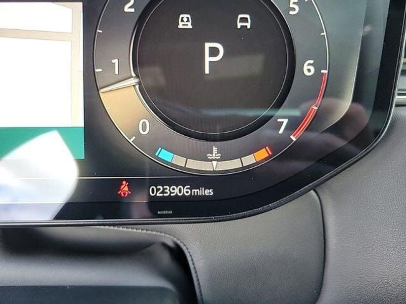 2023 Land Rover Range Rover SE photo 25