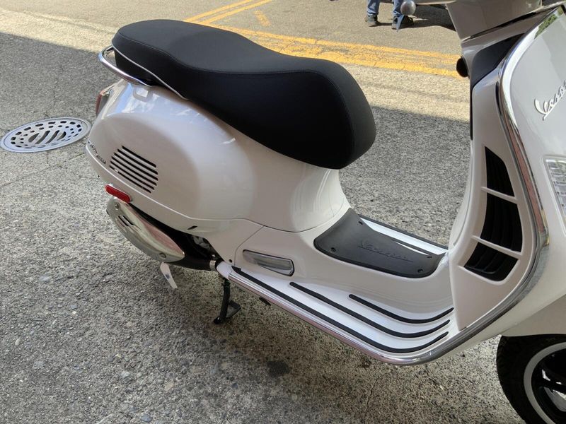 New 2027 Vespa GTS 310 SUPER 