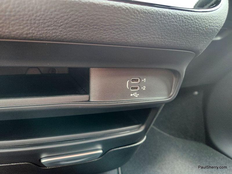 New 2026 Chrysler Pacifica Select