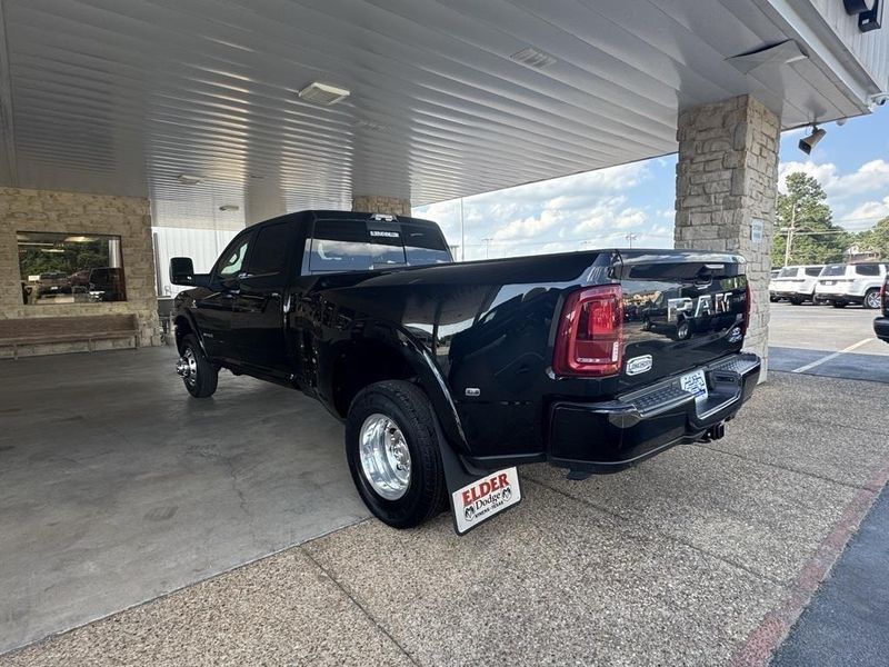 2025 RAM 3500 Limited Longhorn Crew Cab 4x4 8