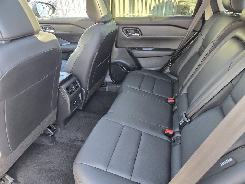 Used 2024 Nissan Rogue FWD SV