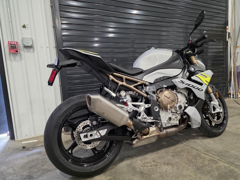 2022 S 1000 R