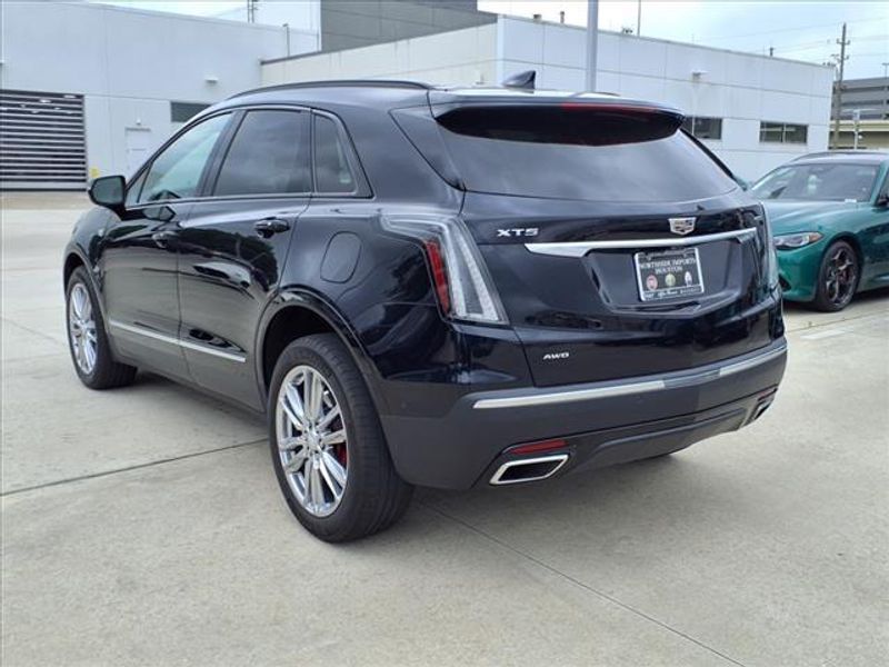 2022 Cadillac XT5 SportImage 2