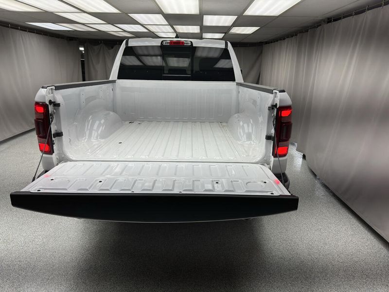 Used 2023 RAM 1500 LimitedImage 4