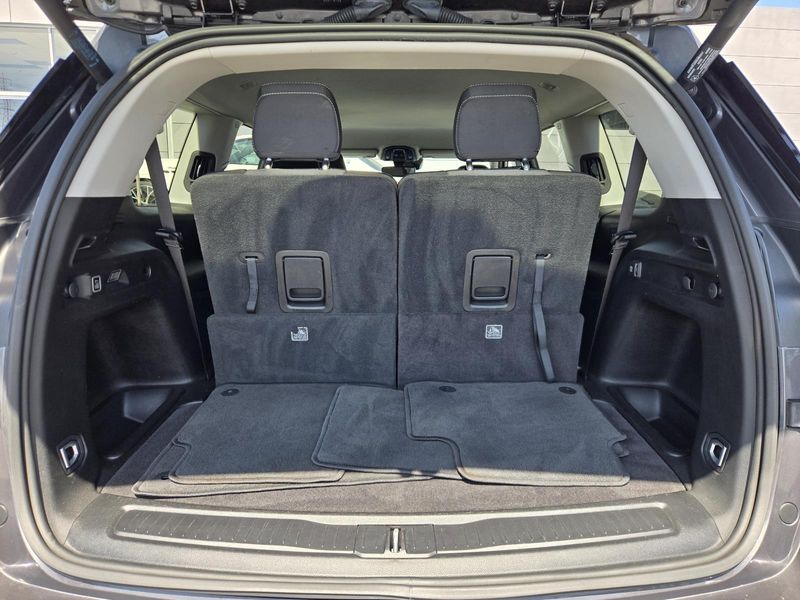 Used 2023 Jeep Grand Cherokee L Laredo 4x2