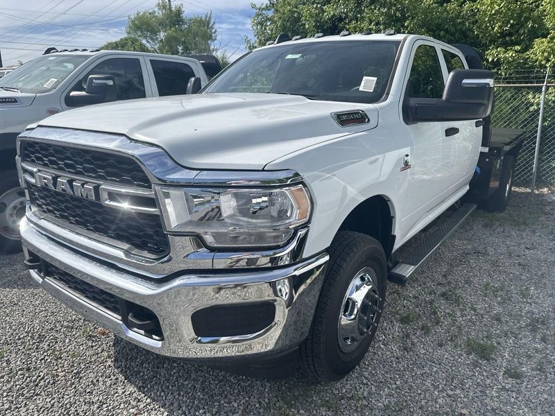 2024 RAM 3500 Tradesman Crew Cab Chassis 4x4 60