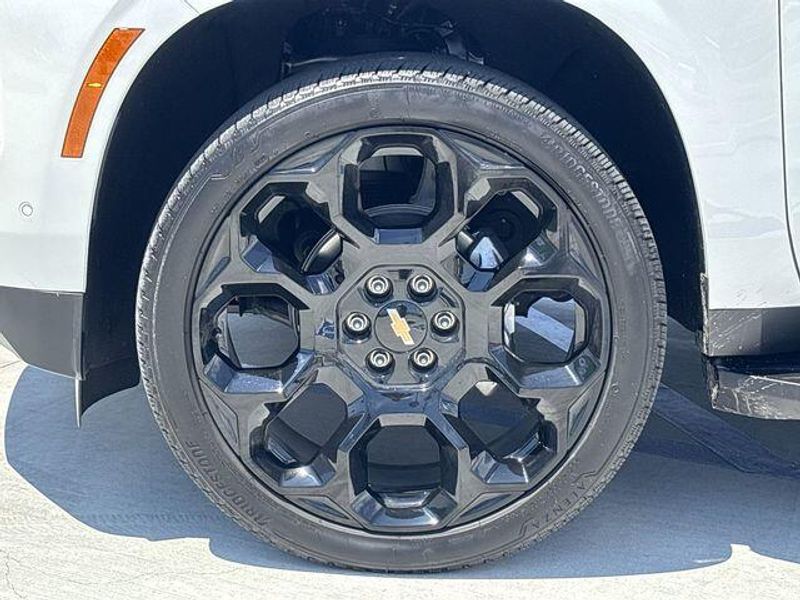 Used 2025 Chevrolet Tahoe RSTImage 12